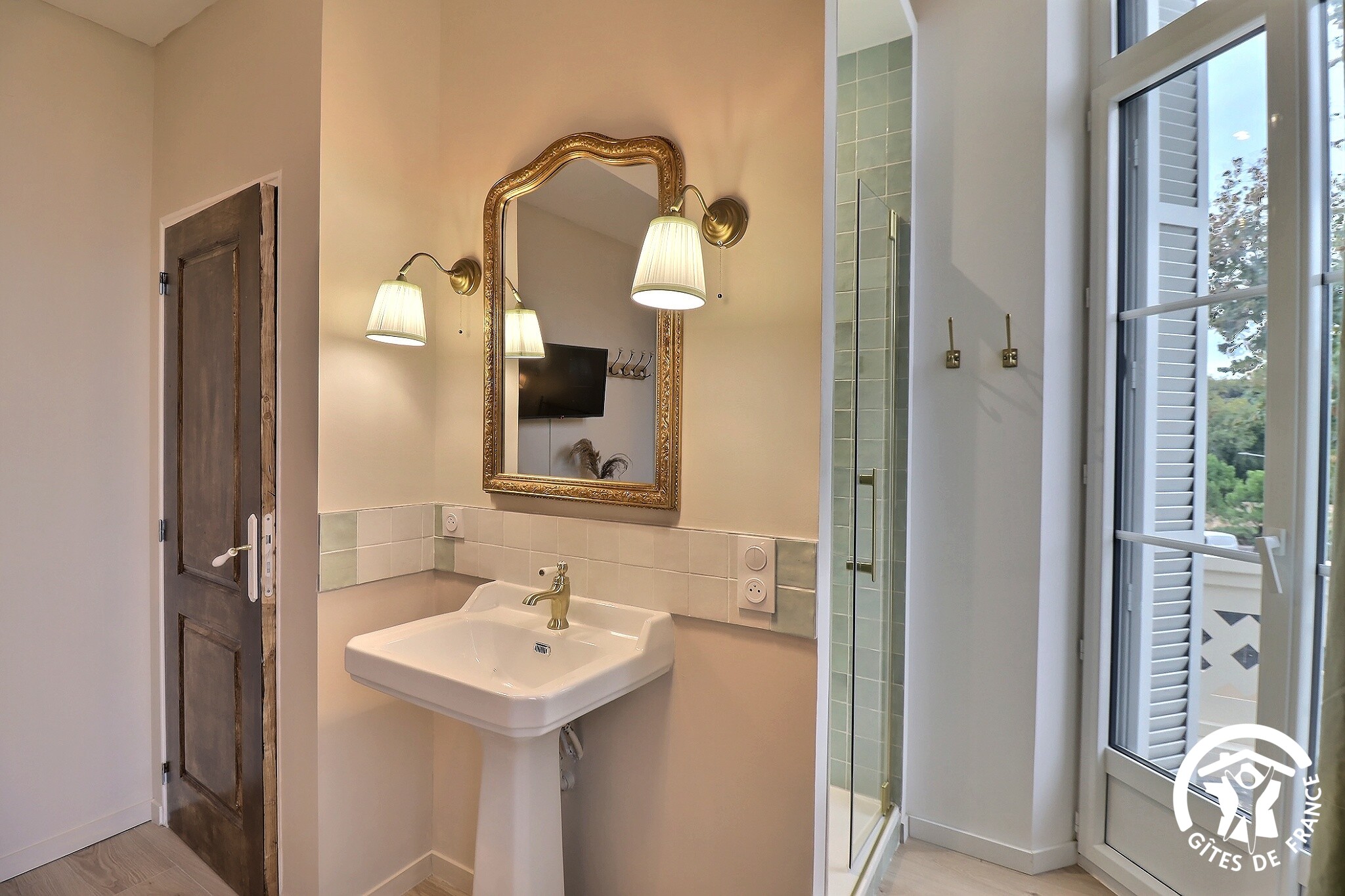 {"discarded_img":0,"scene":2}